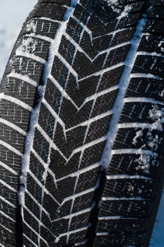 фото протектора и шины WINTERHAWKE II Шина ZMAX WINTERHAWKE II 315/40 R21 115H